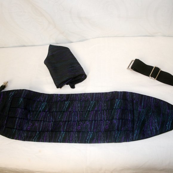 2 Piece Cumberband and Pocket Square Set - Picture 4 of 4